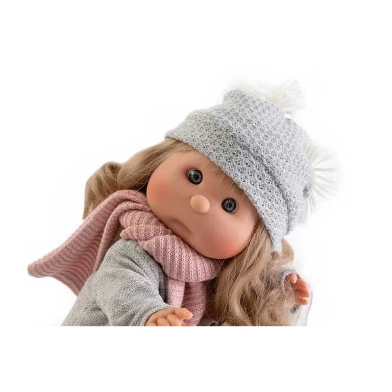 Muñecas Antonio Juan Iris Invierno con Bufanda