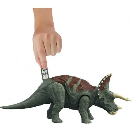 Jurassic World Triceratops Ruge y Golpea